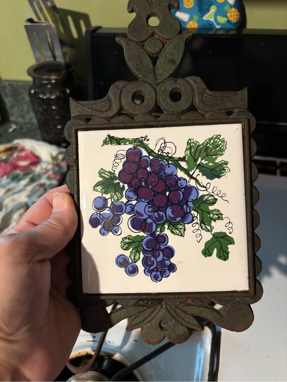 Decorative Grape Tile Wall Plaque - Vintage Style